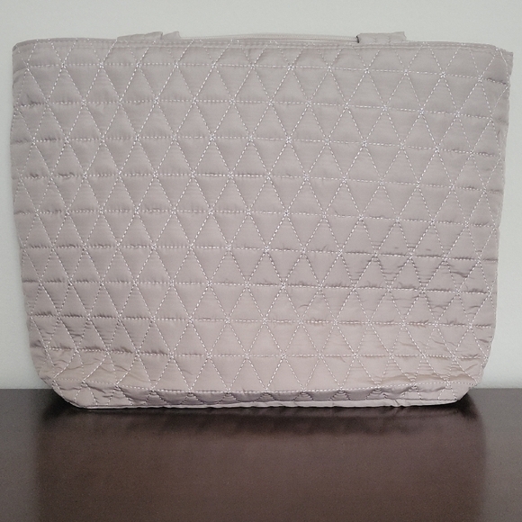 Fit & Fresh Quilted Tan Tote Bag with Insulated interior - Picture 5 of 12